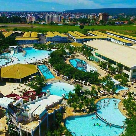 Apartmán Lacqua Di Roma Com Piscina De Ondas Junior Caldas Novas Exteriér fotografie